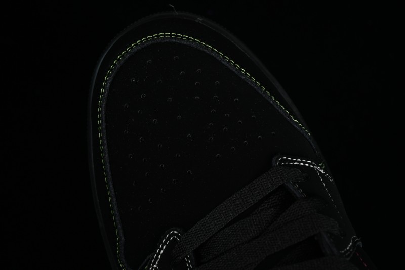 Nike Air Jordan 1 Low AJ1 Black Green Low Top Lifestyle Basketball Shoes - 338145-003