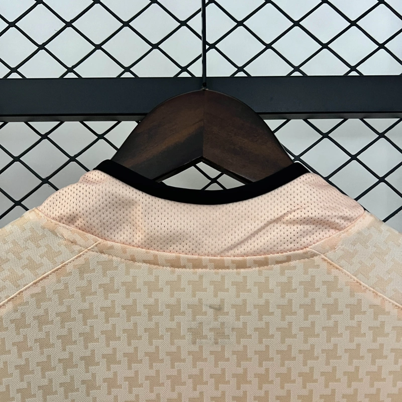 03/04 Retro Juventus Away Jersey