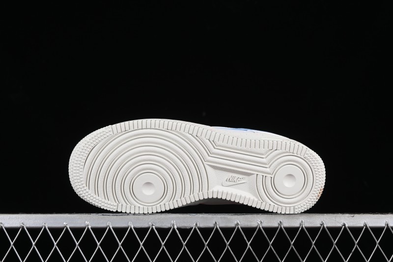 Nike Air Force 1 '07 Low Casual Sneakers with Full-Length Air Cushion - HF5721-111