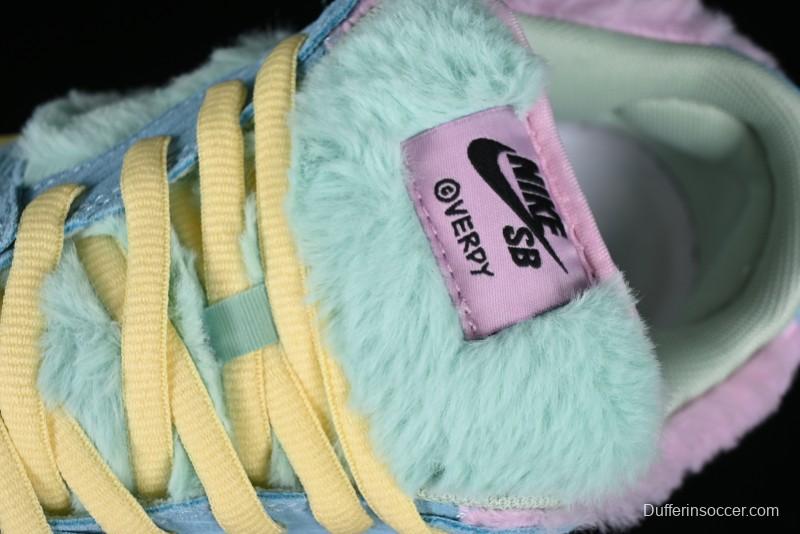 Nike SB Dunk Low Verdy x Nike Visty Collaboration Sneakers - FN6040-400
