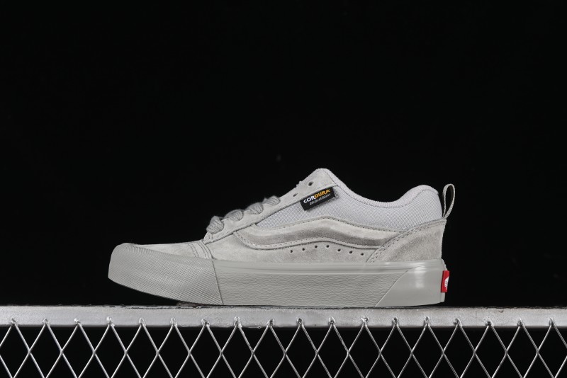 Vans Knu Skool Low Top Retro Casual Vulcanized Sneakers in Grey - VN000CRPBXC