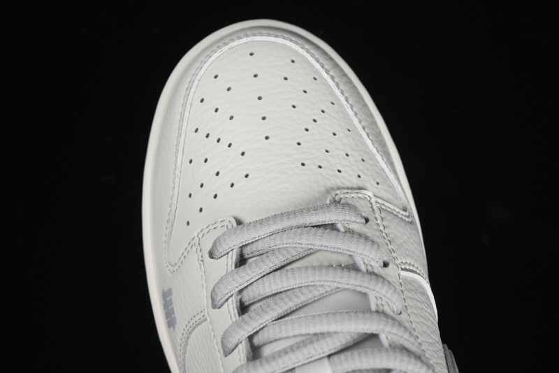 Nike SB Dunk Low x Undefeated Collaboration Casual Skate Shoes - UN1697-622