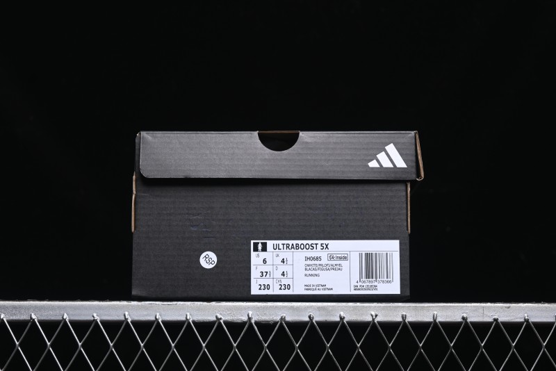 Adidas Ultraboost 5X Casual Running Shoes with Boost Cushioning - IH0685