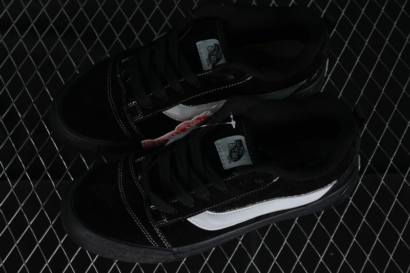 Vans Classics Knu Skool Black武士 Sneakers - VN0AUAK373