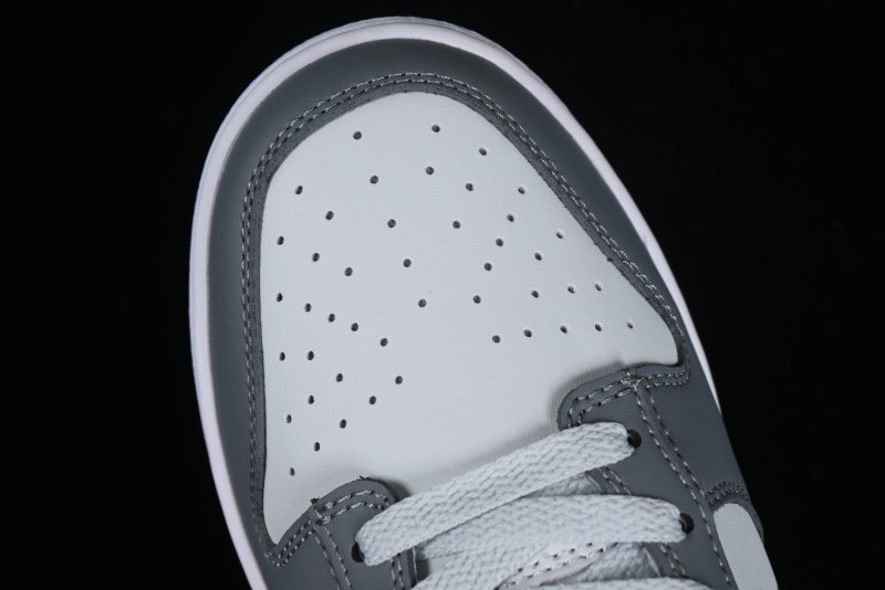 Nike Dunk Low SB Skateboarding Shoes in White Blue Grey - FB9109-001
