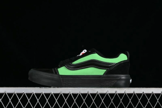 Vans Classics Knu Skool Retro Sneakers with Thickened Tongue and Enlarged Toe - VN0009QCSWE