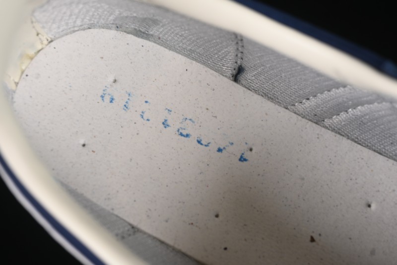 Onitsuka Tiger Ultimate 81 EX Breathable Comfort Casual Shoes - 1183B536-401
