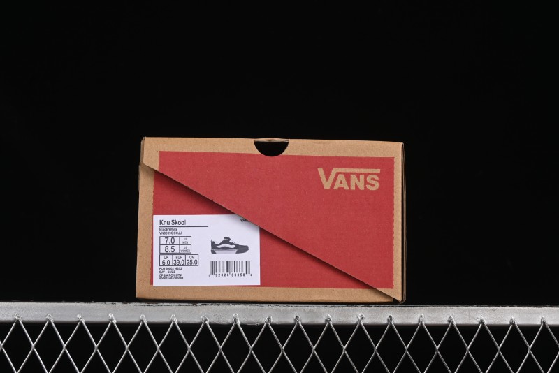 Vans Knu Skool Low-Top Retro Chunky Sneakers - VN0009QCCJJ