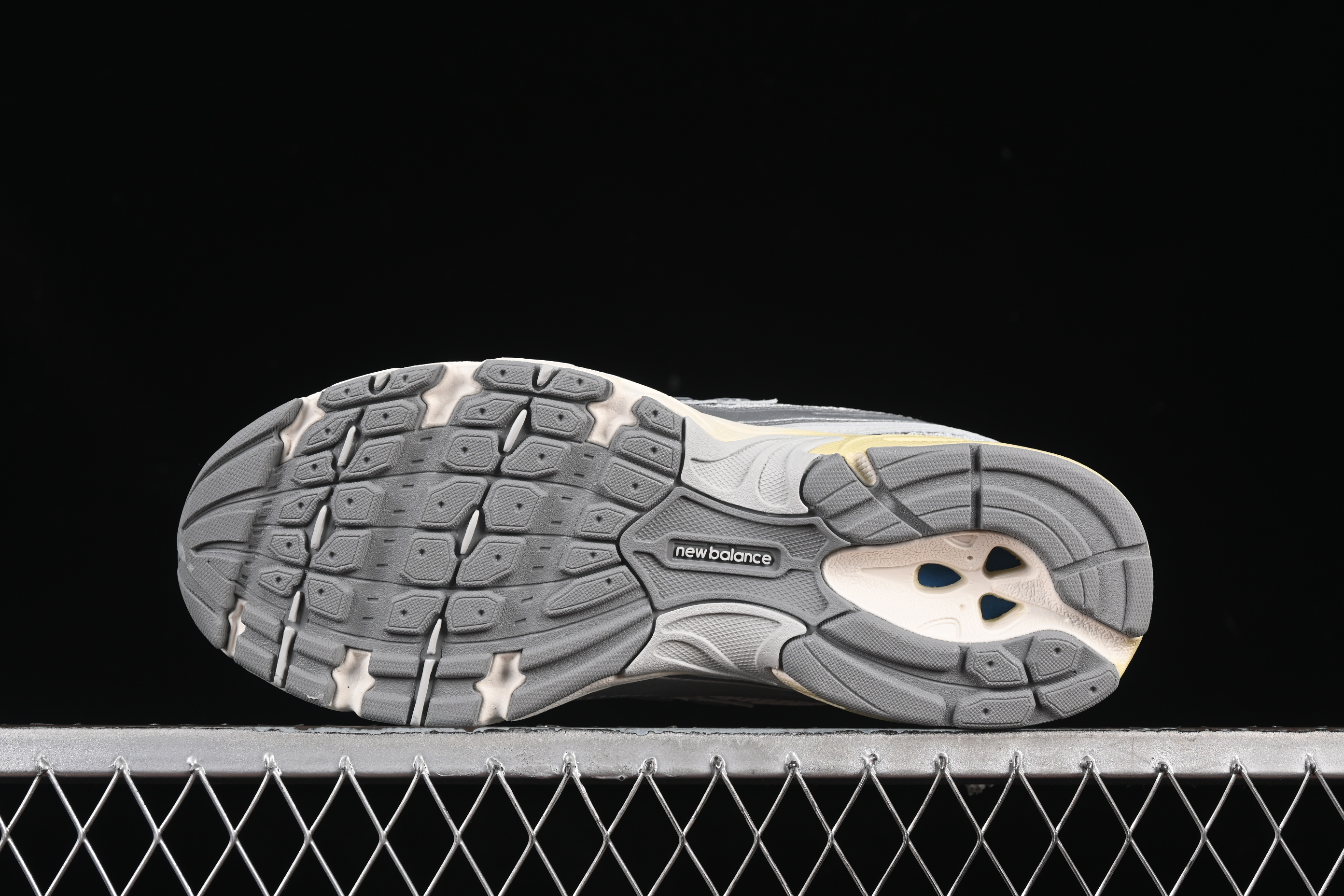 New Balance 740 Series Retro Dad Style Casual Running Shoes - U740AR2