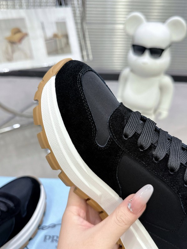 2025 Unisex Prada Black Leather Suede Sneakers KFY00310