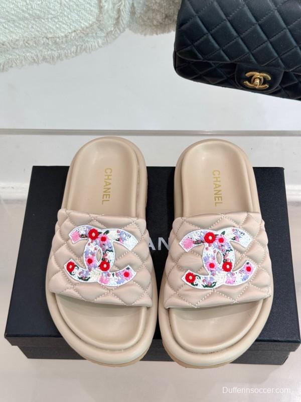 2025 Slippers Chanel Beige Silk Floral Pattern