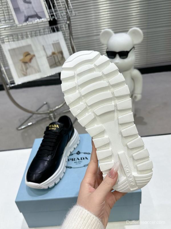 2025 Unisex Prada Black Leather Sneakers KFY00310