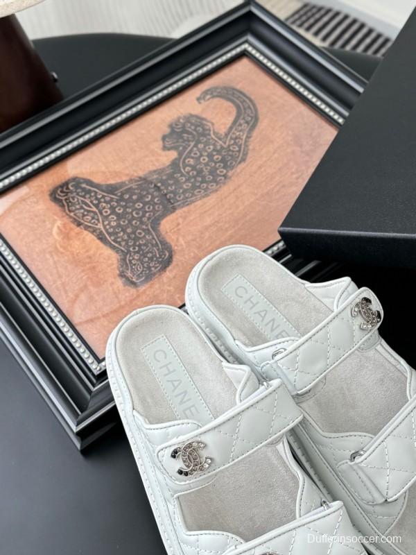 2025 Women Chanel White Leather Slippers LY00310