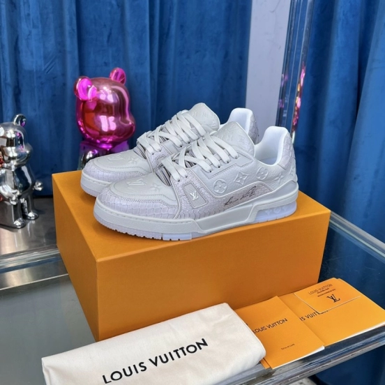 2025 Unisex Louis Vuitton White Leather LV Trainer