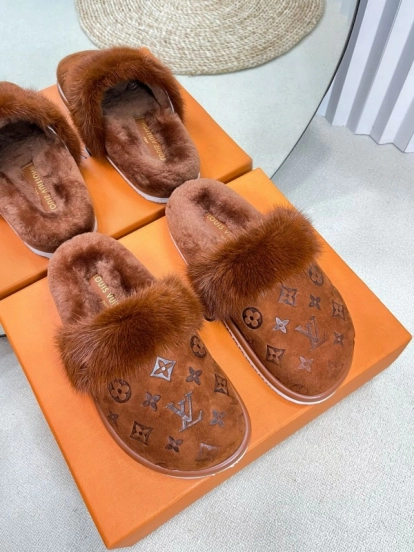 2024 Slippers Louis Vuitton Brown Suede Shearling Slippers MJ00340