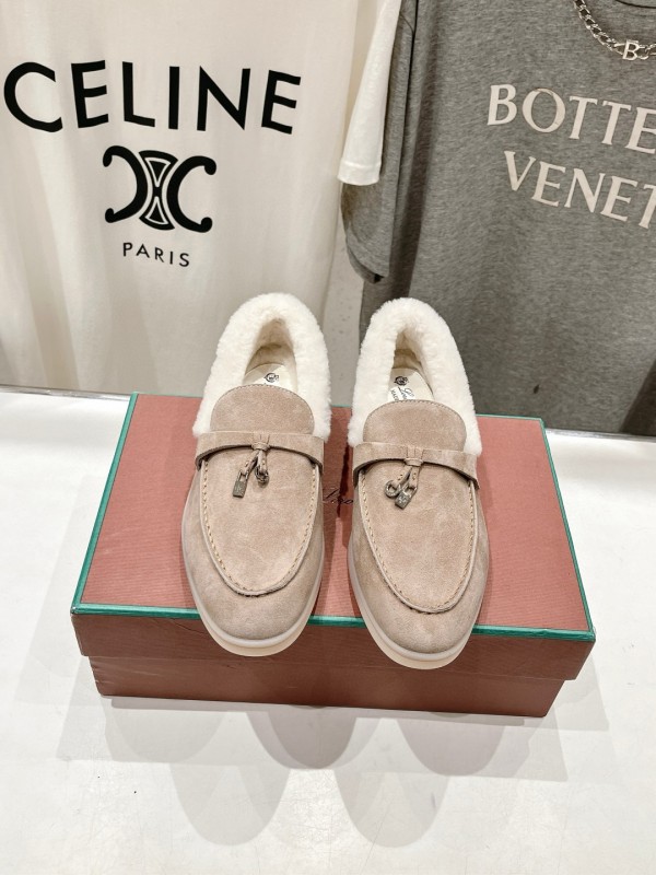 2024 Women LP beige suede shearling loafers MJ00300