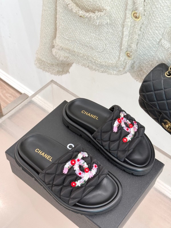 2025 Slippers Chanel Black Silk Women Slippers Embroidered KFY00260