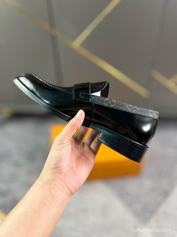 2024 Men Louis Vuitton Black Leather Loafers MJ00290