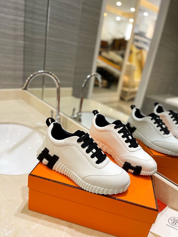 2024 Unisex Hermès White Black Imported Coxskin Rain Cloth Casual Sneakers MJ00320