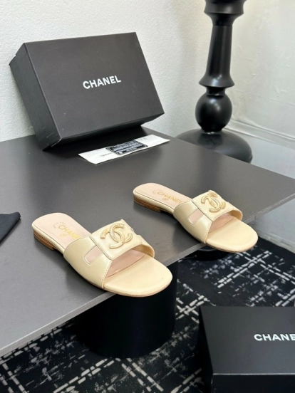 2025 Slippers Chanel Beige Leather Slippers