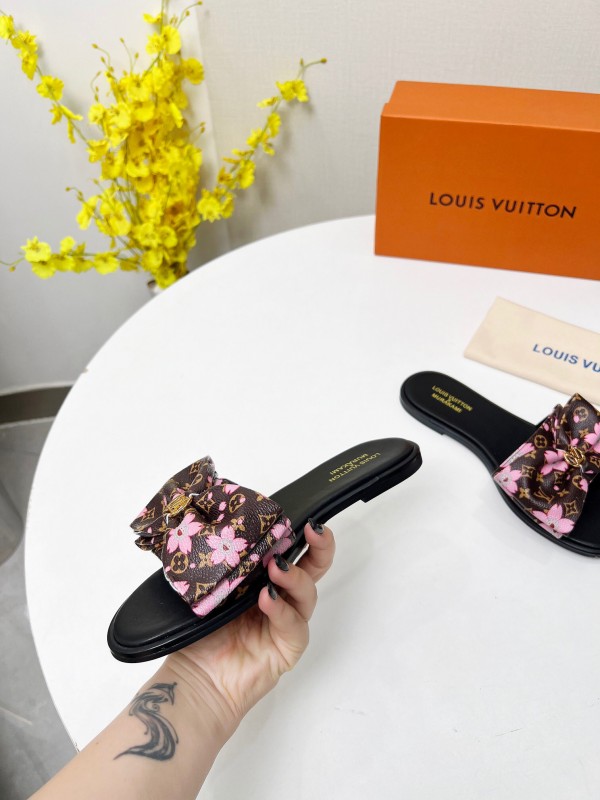 2025 Women Louis Vuitton Brown Pink Leather Slippers LY00190