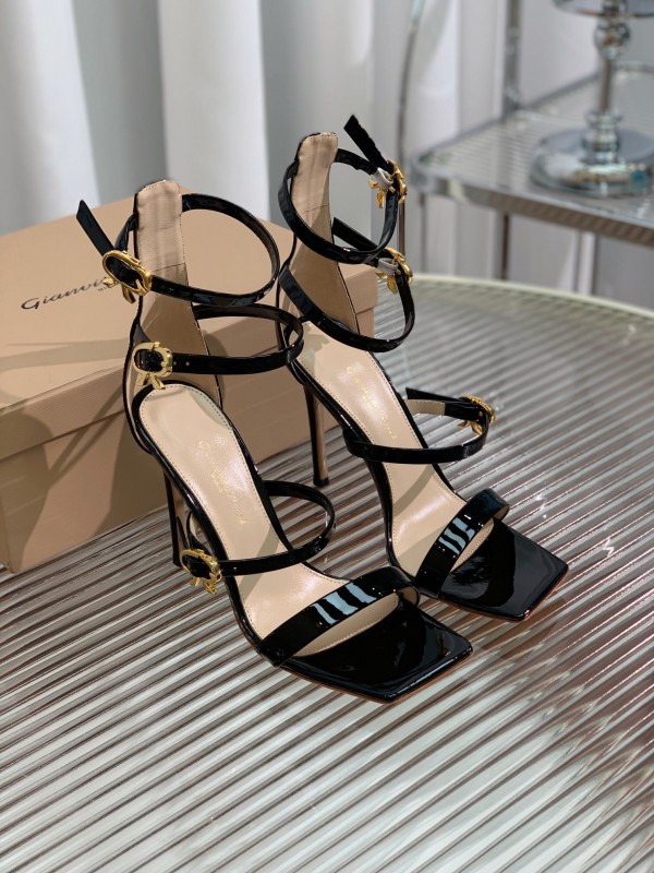 2025 Women Gianvito Rossi Black Patent Leather Strappy High Heel Sandals
