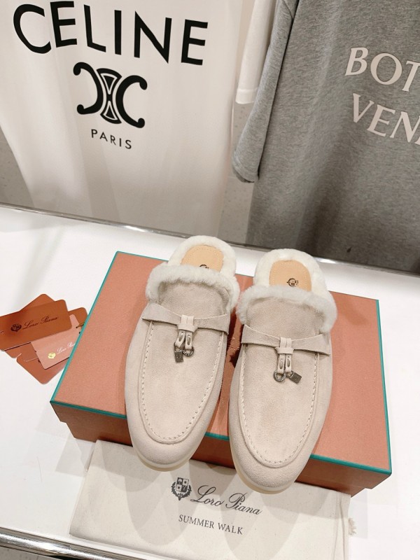 2024 Slippers LP beige suede fur lined summer walk