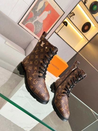 2024 Women Louis Vuitton Brown Leather Ankle Boots MJ00320