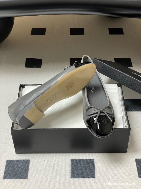 2025 Women Chanel Grey Black Leather Ballet Flat Bow KFY00320