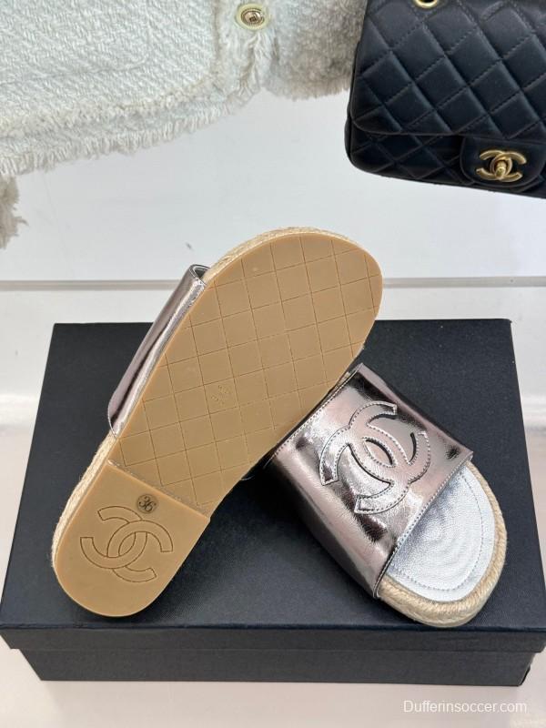 2025 Slippers Chanel Metallic Leather Slippers