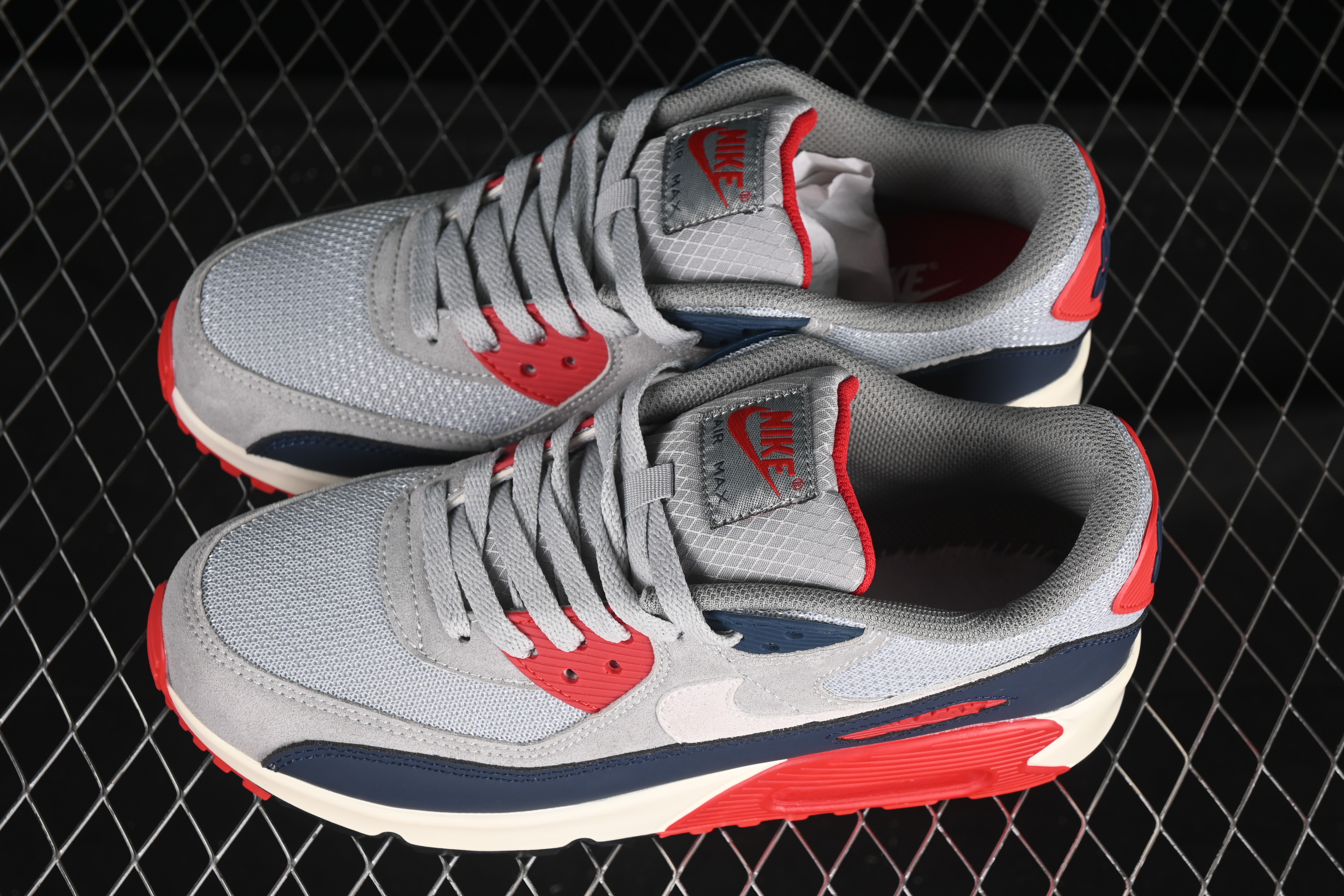 Nike Air Max 90 Retro Running Shoes with Air Cushion Technology - DM0029-005
