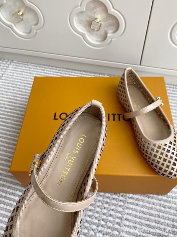 2025 Women Louis Vuitton Beige Leather Ballet Flat Laser Cut KFY00310