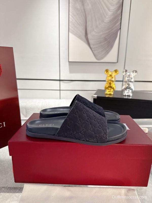 2025 Unisex Gucci Black Velvet Slippers GG Embossed AS00240