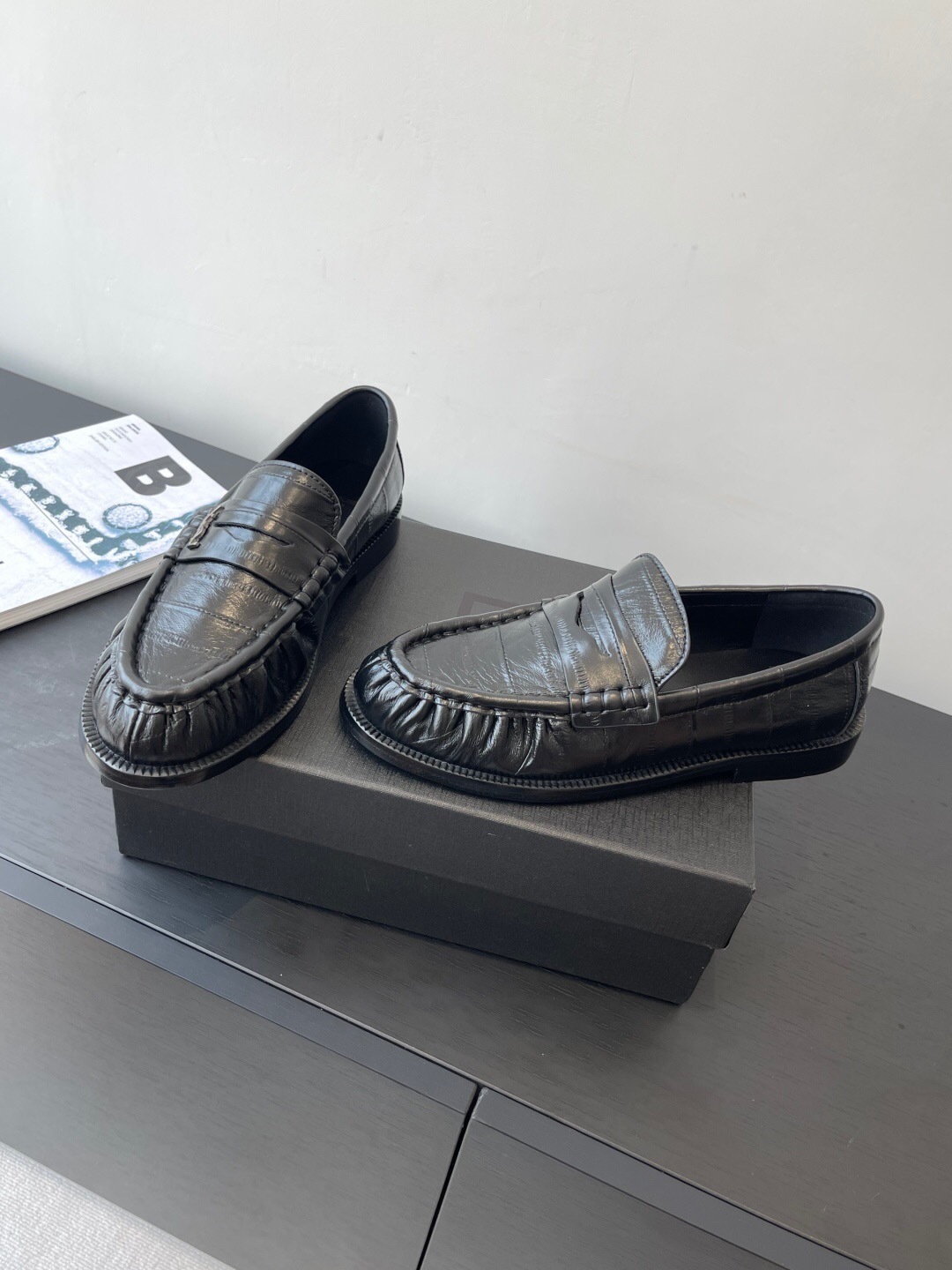 Saint Laurent Classic Loafer Flats - KFY00350