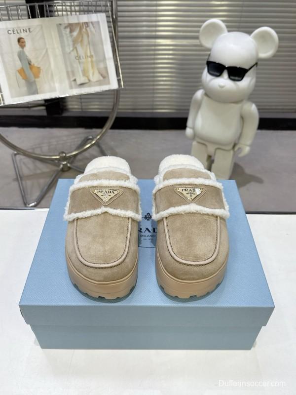 Prada Spring-Summer 2025 Runway Shearling Slippers - KFY00280