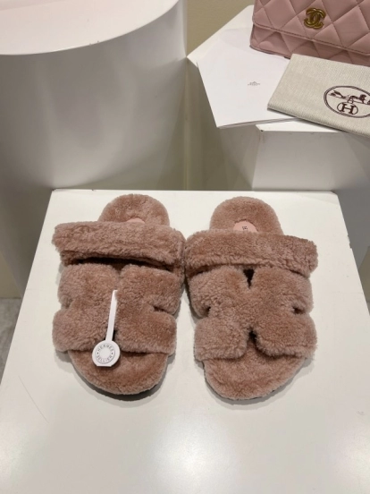 H Love Erjiu Full Wool Slippers with Slightly Curled Wool - LY00270