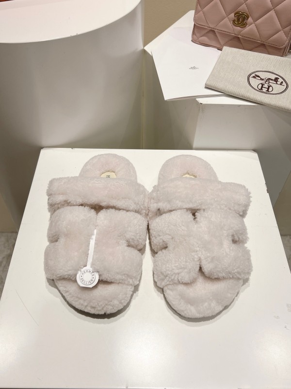 H Love Erjiu Full Wool Slippers with Slightly Curled Fur - LY00270