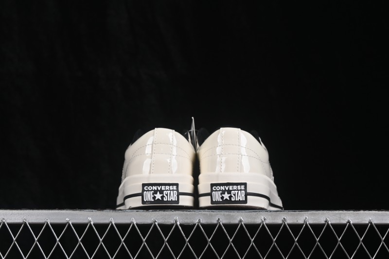 Converse One Star 95 Classic Low-Top Skateboarding Shoes with Glossy Patent Leather and Reflective Star Logo - 167324C