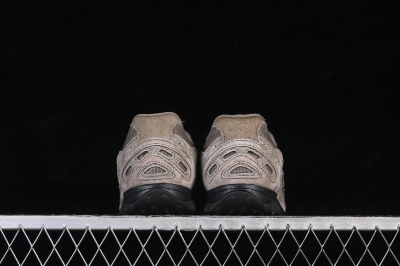 New Balance 204 Retro Running Shoes with Breathable Mesh Upper and Cushioned Sole - U204L3K9