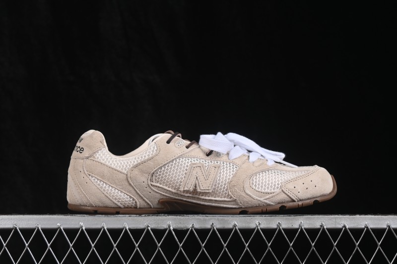 MiuMiu x New Balance 530 Retro Running Shoes with Deconstructed Design and Dual Laces - AJD4