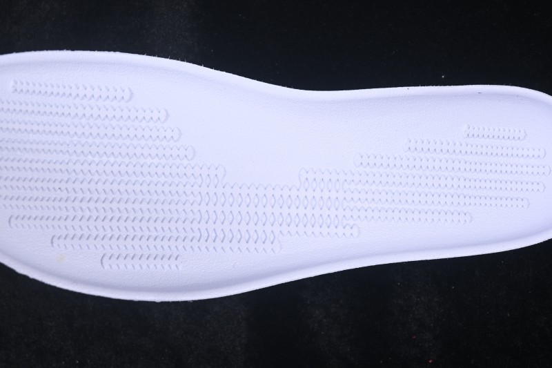 Nike Kobe 9 Elite Low Protro Basketball Shoes with Flyknit Upper and React Cushioning - IO3673-400