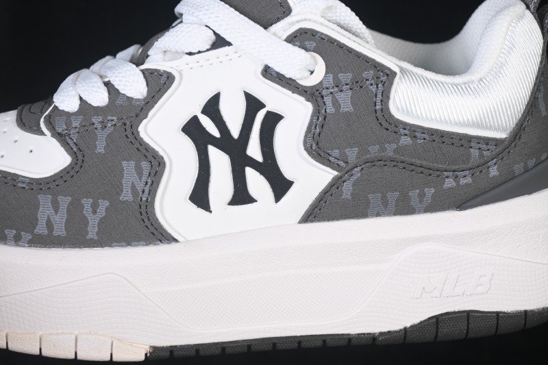 MLB Chunky Curve Liner Monogram New York Yankees Thick Sole Casual Running Shoes - 3ASXL206N50BKS